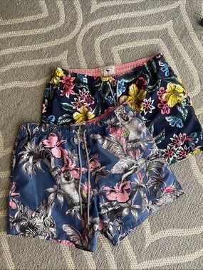 Ted Baker 2 pairs of Swim trunks shorts size 5 fits M L men’s